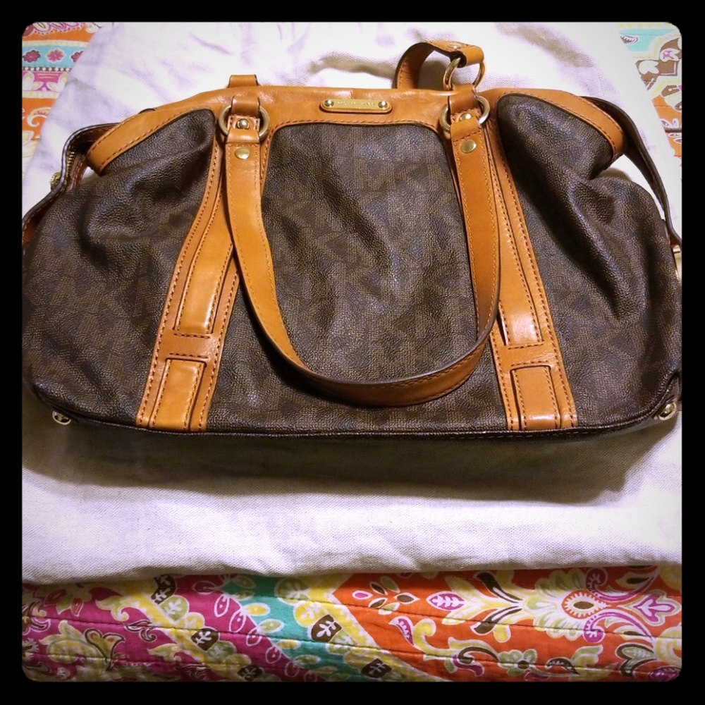 ****SOLD****Authentic Michael Kors bag